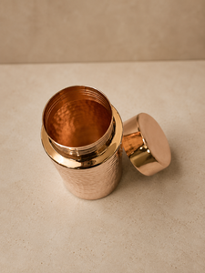 Botella de agua de cobre martillado con tapa, diseño minimalista, recipiente portátil de cobre martillado, botella de hidratación estética. - Product Image 4