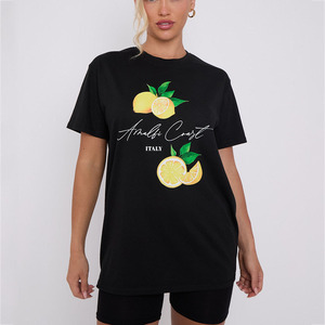 เสื้อยืดผู้หญิง OEM สไตล์ลำลอง ผลิตจากโพลีเอสเตอร์/คอตตอน พิมพ์ลายกราฟิกด้วยเทคนิค DTG พร้อมดีไซน์ลายพิมพ์ทันสมัย เสื้อผ้าสำหรับผู้หญิง ลุคโมเดิร์น - Product Image 1