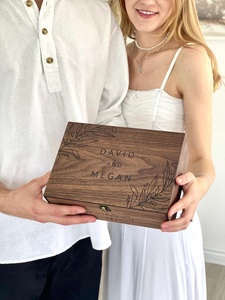 Boîte à souvenirs en bois personnalisée, écologique, durable et luxueuse, cadeau pour lui, elle, petit ami, petite amie, couple, mariage - Product Image 2