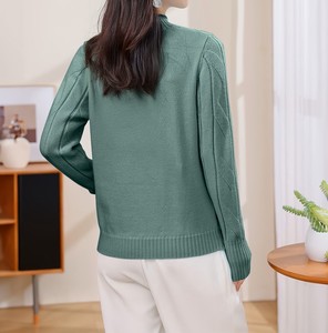 เสื้อสเวตเตอร์ไหมพรมคอเต่าสีเขียวสำหรับผู้หญิง แขนยาว สีพื้น สไตล์ลำลอง ผ้าวูล/แคชเมียร์ เสื้อกันหนาว แต่งกระดุมลายดอกไม้ - Product Image 3
