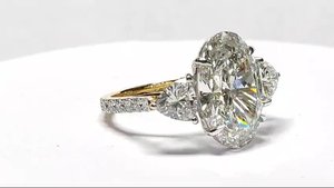 Bague de fiançailles en diamant de laboratoire ovale taille trilliant 6 carats F VS1 certifié IGI, or jaune 18 carats, bague d'anniversaire GEMFORTE INC - Product Image 4