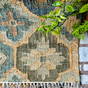 Tapis d'intérieur moderne en jute fait main à motif géométrique |   Kilim écologique, antibactérien, adapté aux animaux, antidérapant, à poils ras et fin - Product Image 1