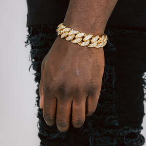 Bracelet cubain de luxe semi-serti de pierres |   Bracelet Miami Cuban en or plaqué 18 carats avec micro-pavé pour hommes - Product Image 5