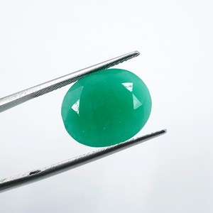 HAYAAT GEMS - Gema de Esmeralda Ovalada Facetada Verde Natural de 8.50 Quilates para Joyería, Procedente de Rajasthan - Product Image 2
