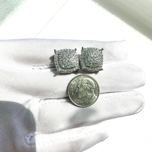 ต่างหูเงินแท้ 925 ประดับเพชรโมอิสซาไนต์ทรงกลมสี D ระดับความสะอาด VVS ดีไซน์ลายดอกไม้ทันสมัย เหมาะสำหรับผู้ชายและผู้หญิง ของขวัญสำหรับงานแต่งงาน - Product Image 3