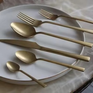 Juego de Cubiertos de Acero Inoxidable Elegante para Comedor, Diseñado para una Experiencia Premium y Uso en la Cocina - Product Image 4