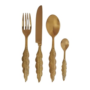 ชุดเครื่องใช้บนโต๊ะอาหารสุดหรูแบบโบราณชุดเครื่องใช้บนโต๊ะอาหารมีดทองเหลืองส้อมและมีดตัดแฟนซีอุปกรณ์จัดงาน - Product Image 1