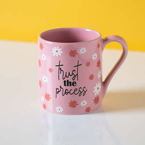 แก้วเซรามิกสีชมพูลายดอกไม้ ดีไซน์ Trust The Process น่ารัก เหมาะสำหรับเป็นของขวัญ - Product Image 1