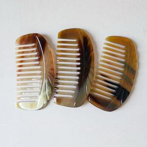 Peine de Cuerno de Búfalo Natural Hecho a Mano, Moderno y Ecológico, con Dientes Anchos para Desenredar, para Hombres y Mujeres - Product Image 3