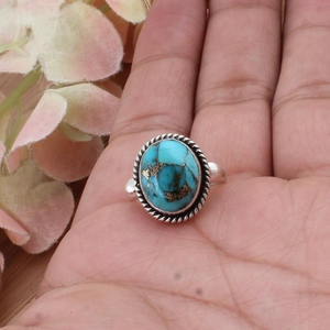 Vente en gros de turquoise cuivre bleu naturel sertie dans un cadre en argent sterling 925, bijoux vintage bohème, bijoux de déclaration pour femmes, pierre précieuse pour le doigt - Product Image 1