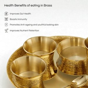 Juego de platos de latón grabado de primera calidad con cuencos de vidrio y cuchara para rituales diarios, regalos y uso tradicional en el templo del hogar. - Product Image 2