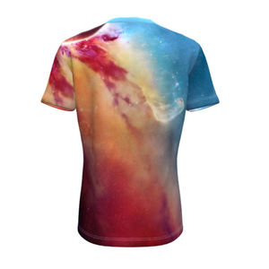 เสื้อยืดคอกว้างแขนสั้นผู้ชาย พิมพ์ลายกาแล็กซี่ สวมใส่สบาย ระบายอากาศได้ดี ผลิตจากผ้าโพลีเอสเตอร์ถัก ทรงปกติ ลายภาพพิมพ์ - Product Image 2