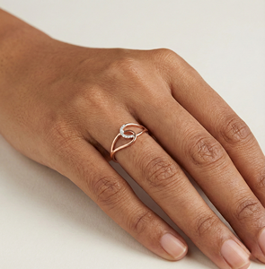 Elegante Anillo de Oro Rosa con Diamante Natural de 0.03 Quilates, Corte Brillante Redondo, Claridad VS SI, Certificado IGI, para un Estilo Atemporal Diario - Product Image 1