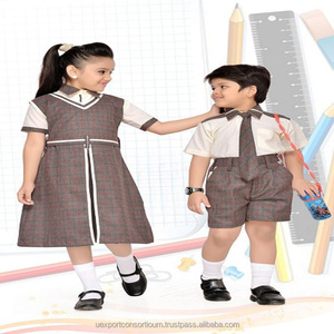 ชุดยูนิฟอร์มนักเรียนอนุบาลแขนสั้นสีแดงสำหรับเด็กหญิงและเด็กชาย ดีไซน์สั่งทำพิเศษ คุณภาพเยี่ยม - Product Image 6