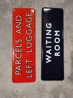 Panneau de signalisation ferroviaire antique personnalisé en métal rectangulaire, technique de lettrage au pinceau, émail vitreux, artisanat métallique du Nouvel An
