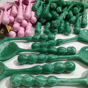 2025 nueva llegada herramientas de ensalada de poliresina hechas a mano verde bebé Color Rosa servidores de resina seguros para alimentos para fiesta en casa - Product Image 5