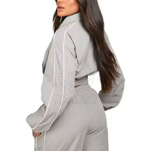 Conjunto Deportivo Personalizado Unisex de 2 Piezas, Chaqueta Deportiva con Cierre y Pantalones de Nylon, Traje Deportivo Cortavientos para Hombre y Mujer - Product Image 2