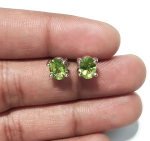 KGN SILVER <b>JEWELLERY</b> HOUSE Natural Peridot Oval Cut Stud Earrings 925 Sterling Silver <b>Green</b> Gemstone Minimalist Birthstone - Product Image 6