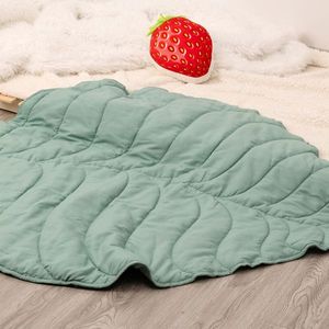 3D Leaves Shaped Dog Blanket Warm Soft Plush Pet Blanket & Throw for Household Dog Bed or Cat Bed - Product Image 5