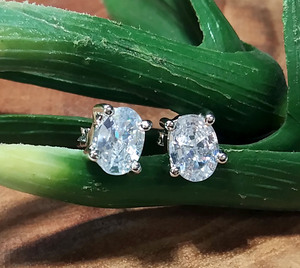 KGN SILVER JEWELLERY HOUSE ต่างหูพลอยเพทายสีขาวธรรมชาติ ต่างหูเงินแท้ 925 ทำด้วยมือ คริสตัลหรูหรา - Product Image 6