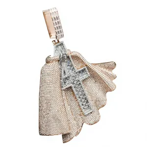 Colgante de cruz de moissanita plateada con incrustaciones de circonitas, chapado en oro rosa, estilo hip hop, con alas de baguette, unisex - Product Image 3