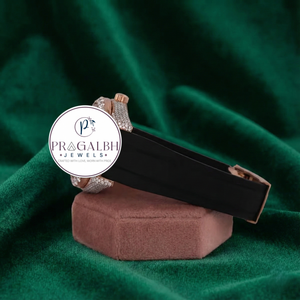 นาฬิกาเพชรหรู Pragalbh Jewels ประดับเพชรแบบ Iced Out Pavé สายสแตนเลสและยาง สำหรับผู้ชายและผู้หญิง - Product Image 2