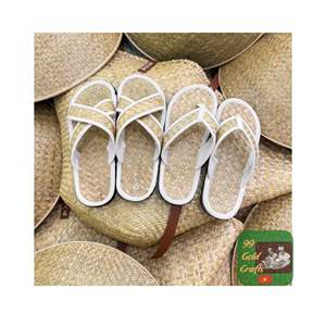 Chaussons artisanaux en jonc de mer noirs teints, avec semelle en caoutchouc durable, pour le marché hôtelier européen, directement de l'usine - Product Image 1