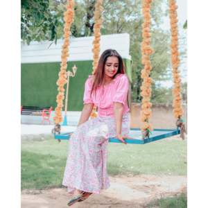 Conjunto de Top Corto y Falda Flamingo Talla XS Hecho de Tela de Algodón - Product Image 2