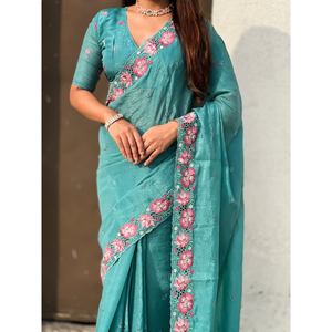 Sari Bordado Sky Pure Crush con Motivos Florales Multicolores y Borde Calado para Bodas - Product Image 2