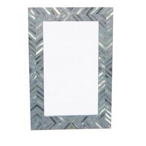 Espejo de Pared Rectangular Contemporáneo con Incrustaciones de Hueso, Marco Azul y Blanco con Diseño Chevron, Cristal Decorativo para Interiores Modernos - Product Image 1