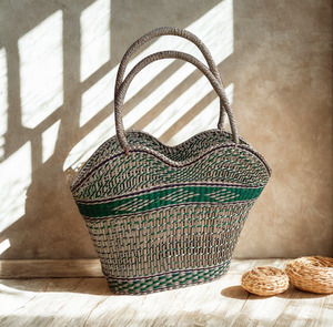 Bolsos de Seagrass de Vietnam Premium, Estilo Vintage Abierto, Impermeables, para Minoristas de Lujo, Diseño Natural Hecho a Mano, Adecuado para el Verano - Product Image 1