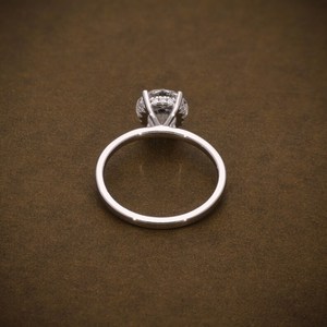 Anillo de Compromiso Vintage para Mujer, Chapado en Rodio sobre Oro Blanco de 14K, con Diamante de Laboratorio Brillante VVS de 2 Quilates, de Jain Casting Premium - Product Image 3