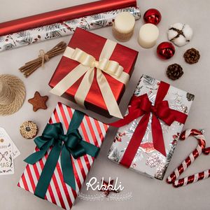 Assortimento di Carta da Regalo Vintage con Stampa Bastoncini di Zucchero Natalizi, 3 Rotoli Rossi e Bianchi, Formato Mini 17 I - Product Image 2