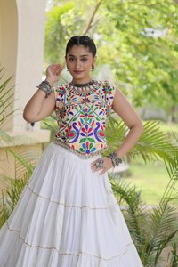 Women's Traditional Embroidered Ethnic Blouse With White Tiered <b>Skirt</b> For Wedding Occasion India Pakistan Style Cotton Loose Fit - Product Image 3