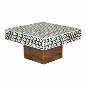 Mesa de centro con incrustaciones de hueso, diseño geométrico en blanco y negro, mesa central cuadrada de resina, mueble decorativo con base de madera maciza - Product Image 1