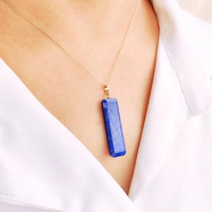 Pendentif en or 14 carats avec pierre précieuse en lapis-lazuli naturel, coupe octogonale rectangulaire, 10 mm x 35 mm, bijoux en or fin pour femmes, vente en gros - Product Image 1