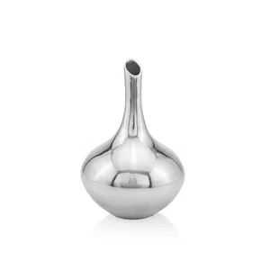 Nouvelle Tendance : Vase à Fleurs Métallique Fait Main, Décoration d'Intérieur Moderne de Luxe, Centre de Table Floral pour Hôtels, Restaurants, Mariages et Vente en Gros - Product Image 1