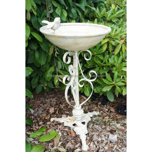 Comedero para Pájaros de Metal Fundido con Diseño de Hojas Grandes Colgantes, Perfecto para Jardín Exterior y Uso como Casa para Mascotas Silvestres - Product Image 2