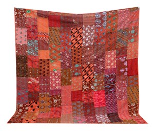 Colcha Kantha roja Khambadiya con patchwork, colcha Kantha vintage bordada a mano de algodón, tamaño Queen. - Product Image 3