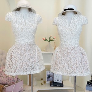 Robe élégante pour femme, style vintage, en satin et dentelle, coupe trapèze, longueur midi, taille naturelle, avec nœud à nouer sur le devant, sans bretelles, idéale pour un rendez-vous - Product Image 1