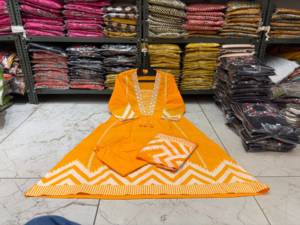 Conjunto Pathani Amarillo Tejido y Bordado con Cintura Natural para Mujer, Kurta Estampada con Cuello en V y Manga 3/4, Pantalón y Dupatta, Atuendo Casual y de Ocio - Product Image 5