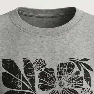 เสื้อยืดโอเวอร์ไซส์ผ้าฝ้ายทรงหลวมสำหรับผู้หญิง สกรีนโลโก้ได้ แฟชั่นสตรีทแวร์ เสื้อยืดคุณภาพดี เนื้อผ้านุ่ม ระบายอากาศได้ดี ดีไซน์เสื้อผ้าทันสมัย - Product Image 4