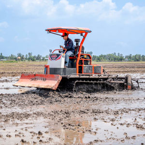 Tracteur à chenilles HOGICO 80 80HP de haute qualité avec fraise à paillis, rotoculteur et foreuse pour l'agriculture à grande échelle - Product Image 3