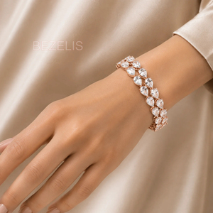 Impresionante Brazalete de Oro con Doble Capa de Diamantes Cultivados en Laboratorio en Forma de Pera, Joyería Fina Ética de Alta Gama - Product Image 4