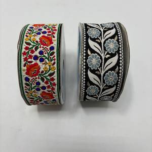 Ribetes y bordes de encaje bordados tradicionales para saris, vestidos y prendas de vestir - Diseño floral 100% poliéster antiestático al por mayor - Product Image 4