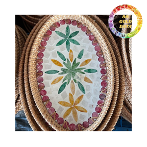 Plateau en rotin vietnamien fait main avec incrustation de coquillages |   Plateau de service décoratif créatif avec motifs et dimensions personnalisés - Product Image 4