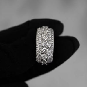 Anillo de diamantes de corte princesa de lujo con incrustaciones de diamantes para hombre, acabado en oro blanco, anillo de boda estilo hip hop, joyería llamativa. - Product Image 1