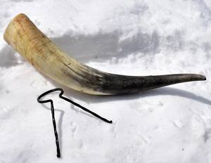 Natural Buffalo Large Capacity <b>Drinking</b> <b>Horn</b> With Metal Stand For Mead Lovers at Affordable Price Drinkware Mug - Product Image 4