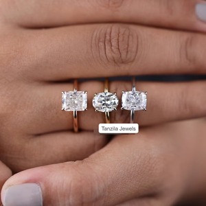 Anillo de compromiso ovalado de moissanita blanca, cojín, anillo y anillo de moissanita, anillo personalizado y otras joyas de diamantes - Product Image 1