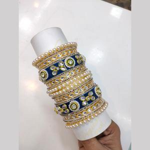 Juego de pulseras finas de acrílico con perlas y piedras Kundan chapadas en oro - Product Image 1